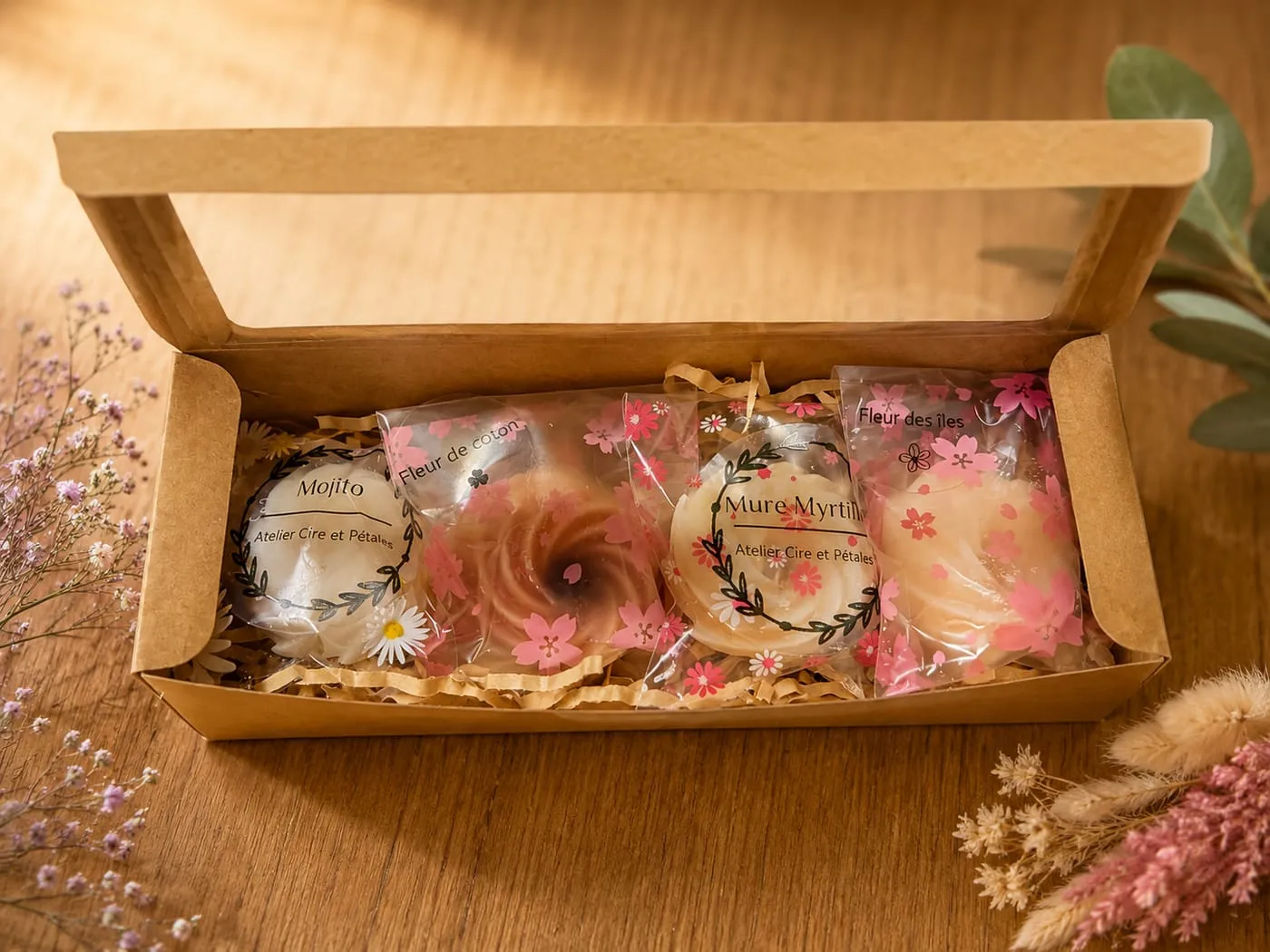 Coffret de quatre fondants parfumés Atelier Cire et Pétales : Mojito, Fleur de coton, Mûre Myrtille, Fleur des îles